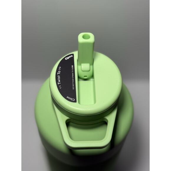 BruMate 65oz KIWI Rotera Twist Top Water Bottle BNWT Limited Edition - Picture 8 of 8